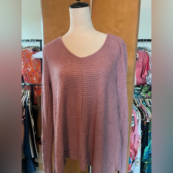 Dusty Rose Waffle Knit V-Neck Sweater - Picture 3 of 3